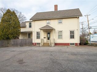 1044 Smithfield Ave, Lincoln, RI 02865