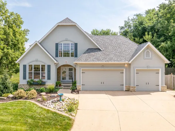 1385 Old Freeport Pl, Bettendorf, IA 52722
