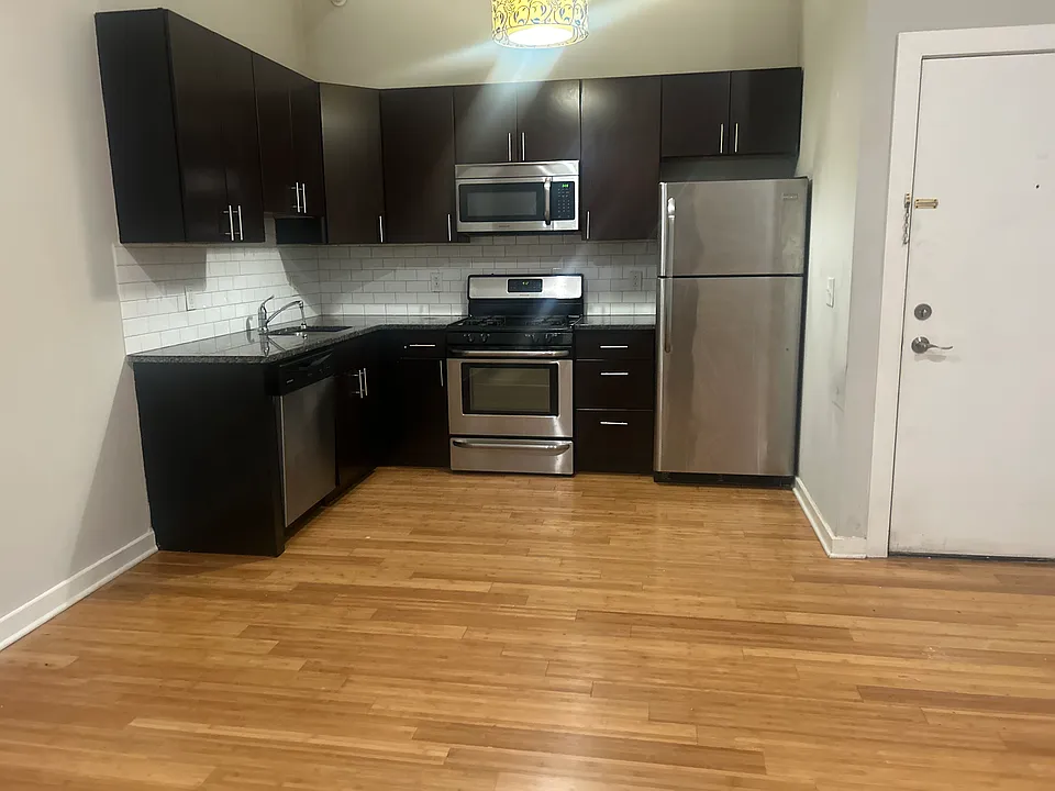 3010-3044 & 3118 Richmond St #B1