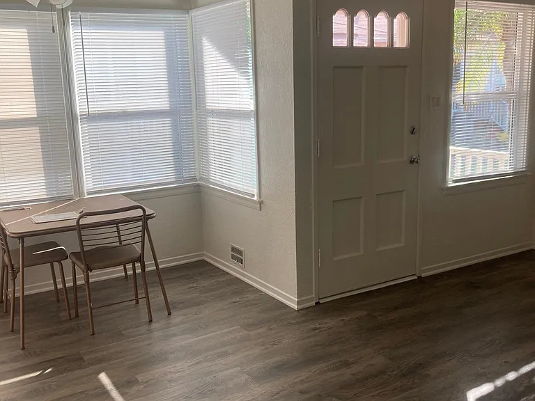 609 W Commonwealth Ave #B — Photo 10