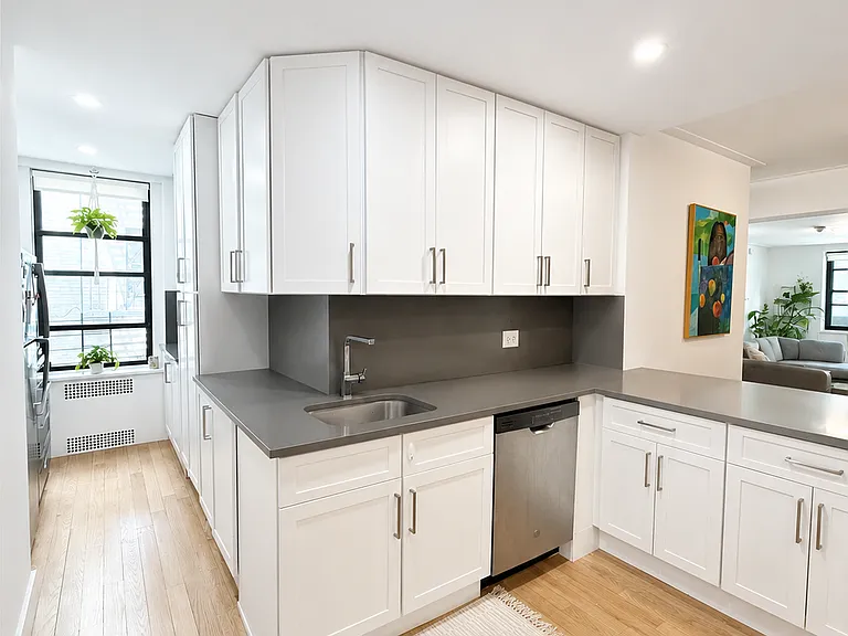 10 W 65th St #4E — Photo 4
