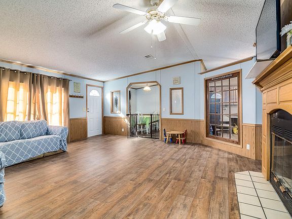 4th image of 340 Saint Charles Ave