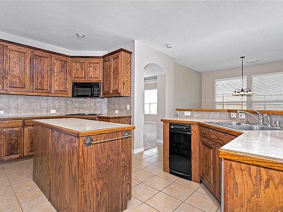 5th image of 15148 Palo Pinto Dr