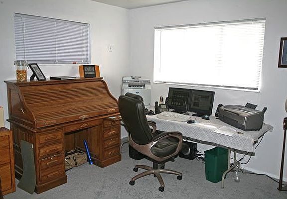 Bedroom/Office