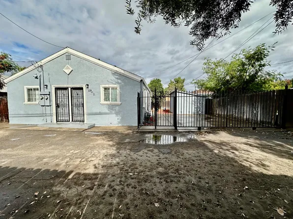 1/2-326 E Eden St, Lodi, CA 95240