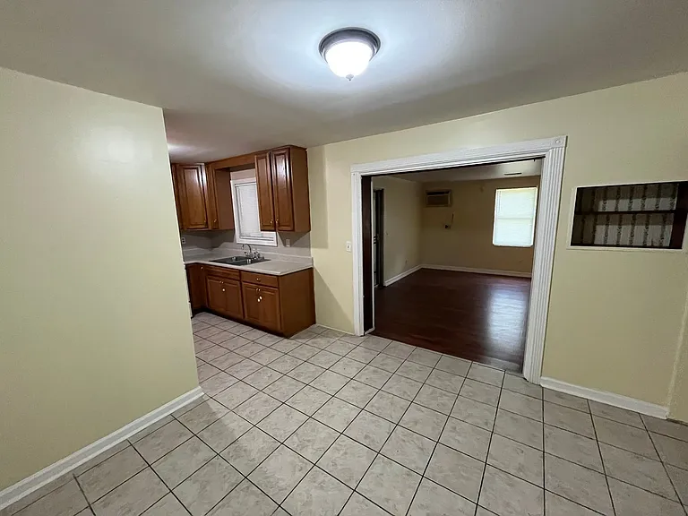 951 Celia Dr — Photo 5