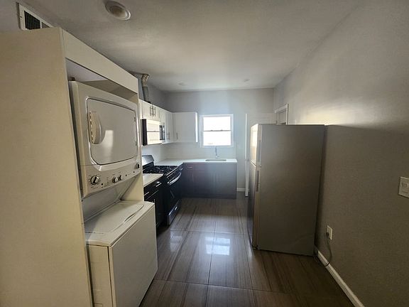 2nd image of 43 N 16th St #1E