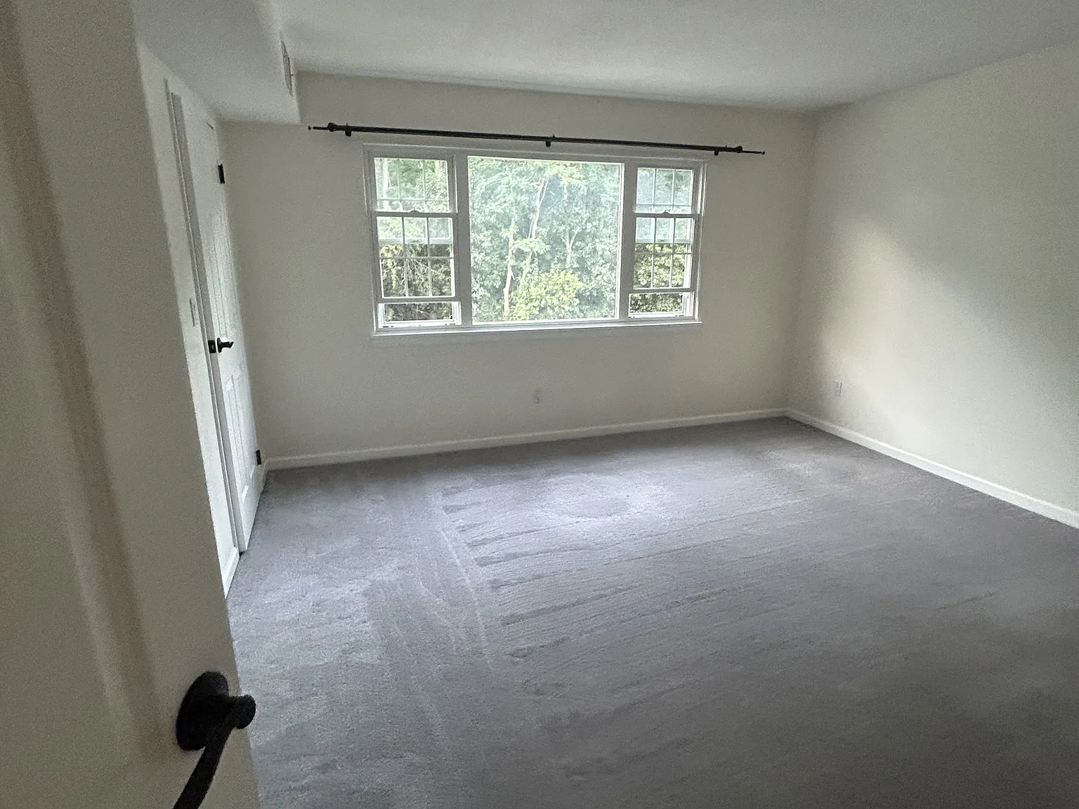 2 bed, 1985 sqft, $1,995 — Photo 4