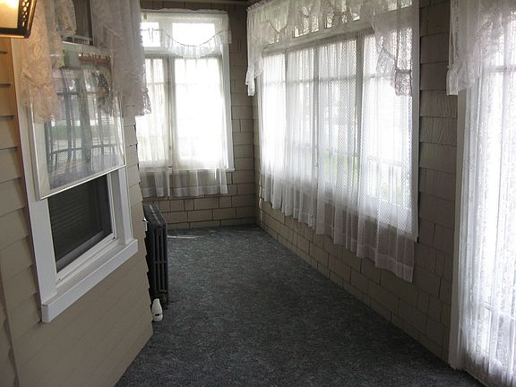 4th image of 207 Greylock Prwy