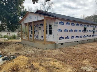 412 E Donaldson Ave, Raeford, NC 28376