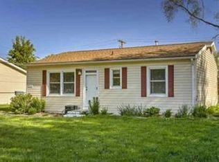 7520 Valley Rd, La Vista, NE 68128