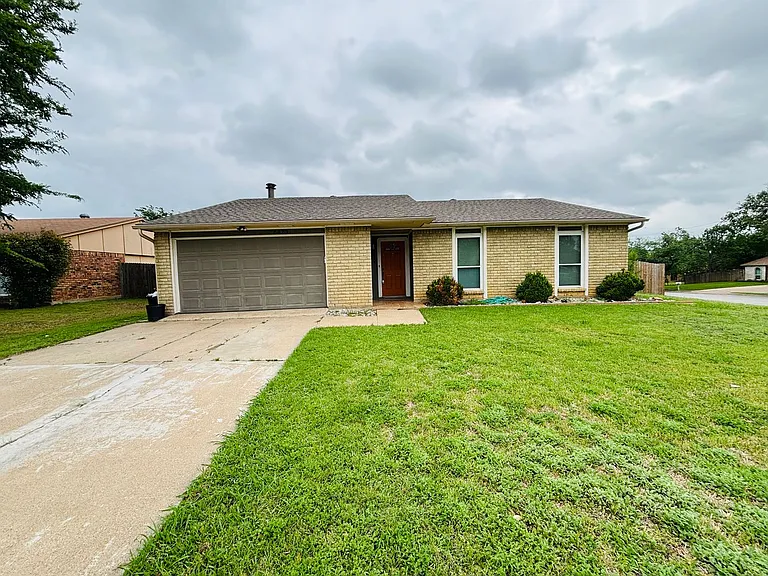 6420 Wakefield Rd — Photo 3