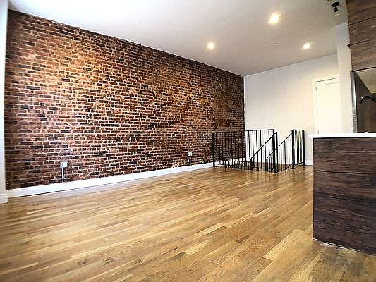 1st image of 1827 Woodbine St Floor 1