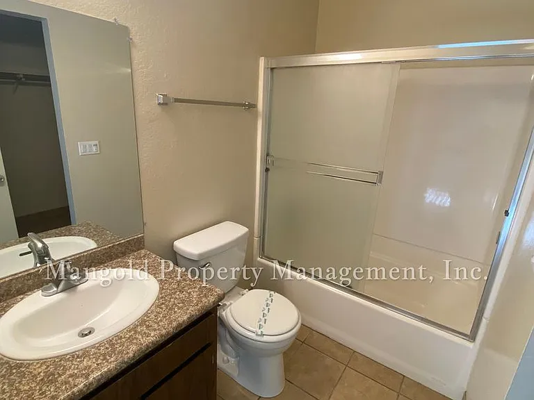 Del Mar Apartments — Photo 5