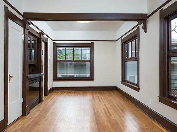 5th image of 3268 SE Hawthorne Blvd APT 201
