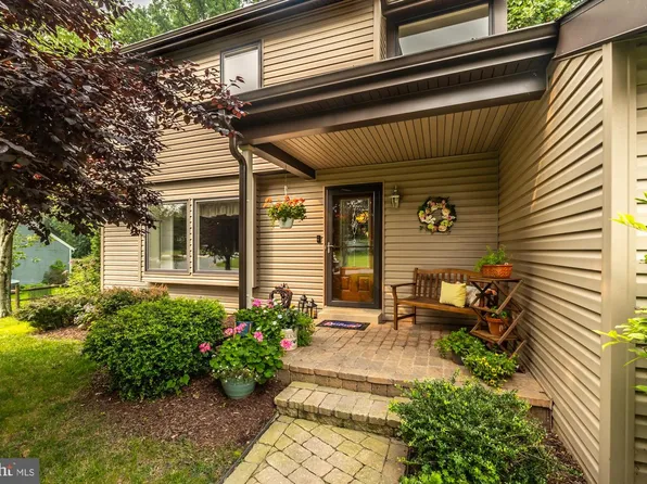 820 Bezel Rd, Wilmington, DE 19803