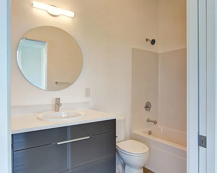 1410 S King St #8 — Photo 10