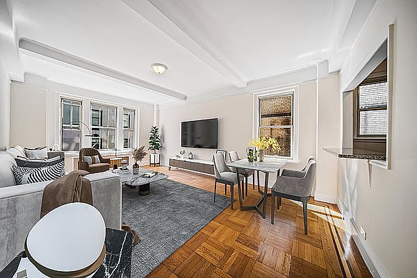 1st image of 3 E 66th St APT 4B
