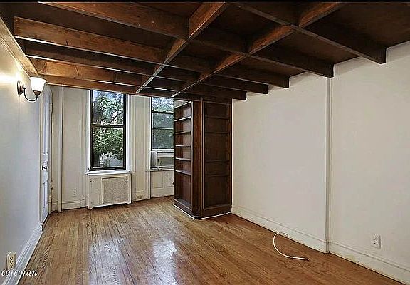 3rd image of 53 W 90th St APT 10