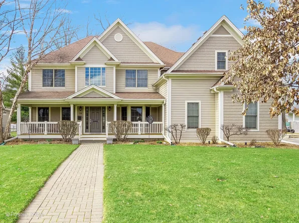 14 S Grant St, Westmont, IL 60559