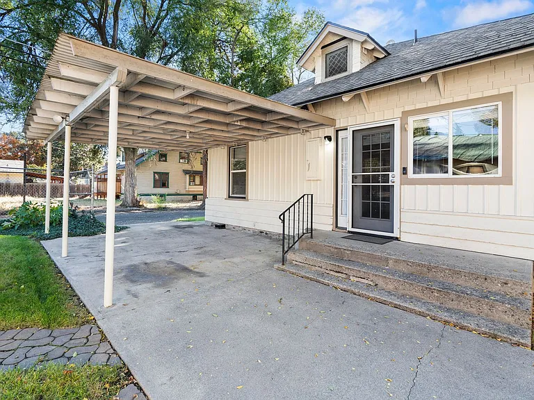 206 W Waverly Pl — Photo 45