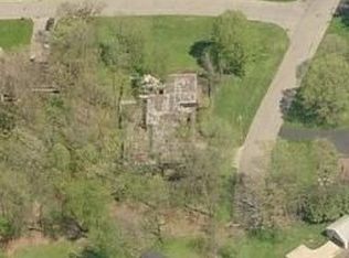 8710 Deer Creek Ln NE, Warren, OH