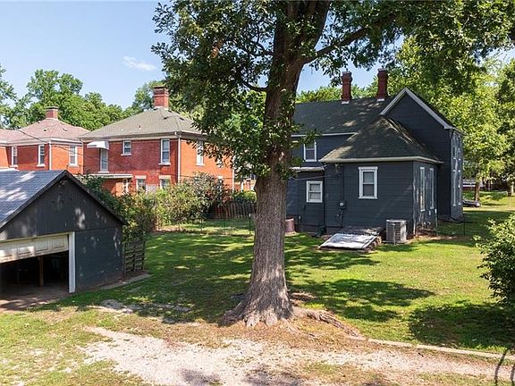 2nd image of 1919 South St
