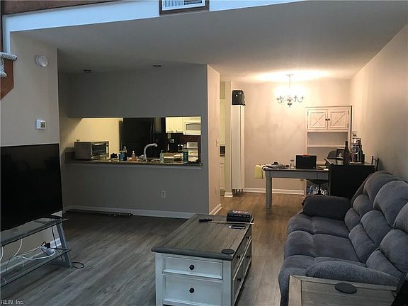 3rd image of 944 Saint Andrews Reach