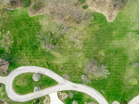 4th image of 215 Oak Brook Rd