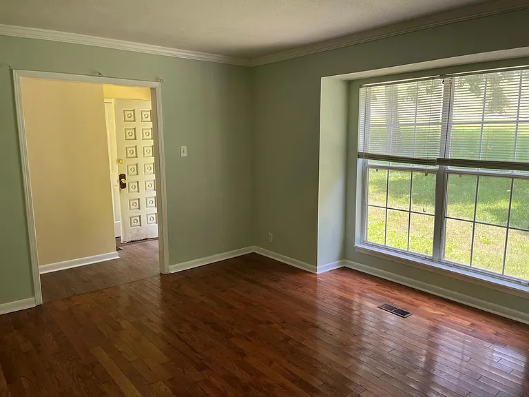 1806 E Mansfield Dr — Photo 7