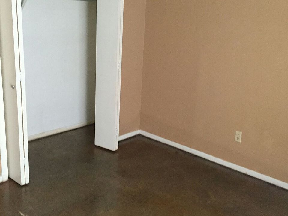 1st image of 424 Claire Ct