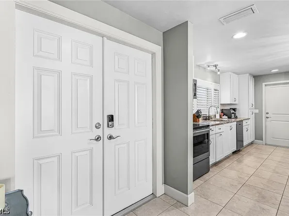 5129 York Ct, Cape Coral, FL 33904
