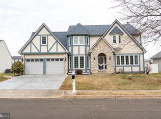 5 Perennial Dr, Fairless Hills, PA 19030