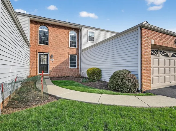 7081 Clubview Dr, Bridgeville, PA 15017