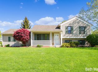 4869 Weatherstone Ln SE, Kentwood, MI 49508