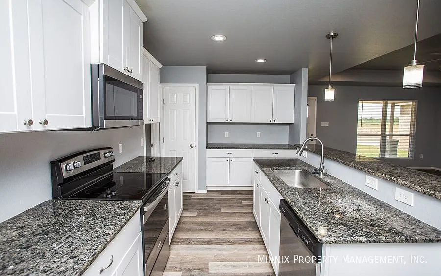 3 Bedroom/ 2 Bath | Frenship ISD | 8416 11th St. — Photo 2