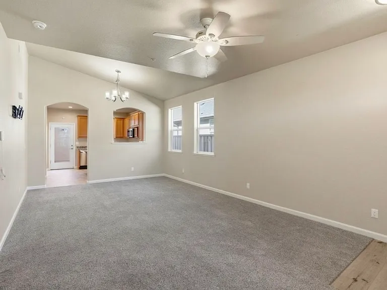 765 Brandywine Ln — Photo 15