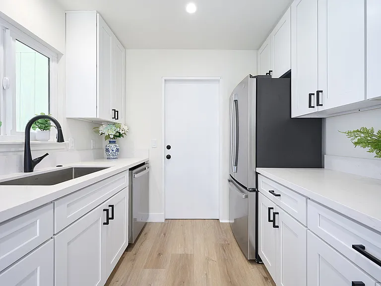 97 Everett St — Photo 14