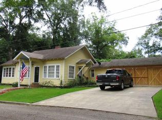 410 E Baker St, Jefferson, TX 75657