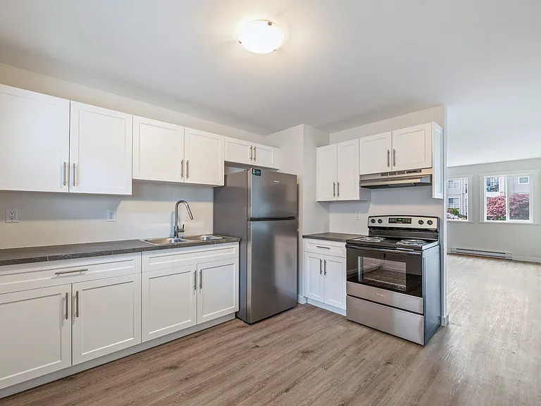 9250 Edwards Rd #5 — Photo 1