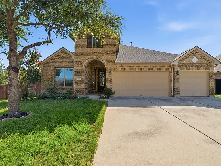 2508 Hilltop Divide Ln — Photo 1