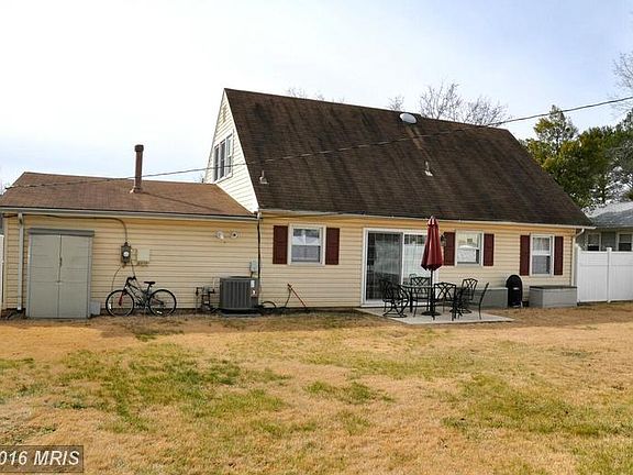 Exterior (Rear)