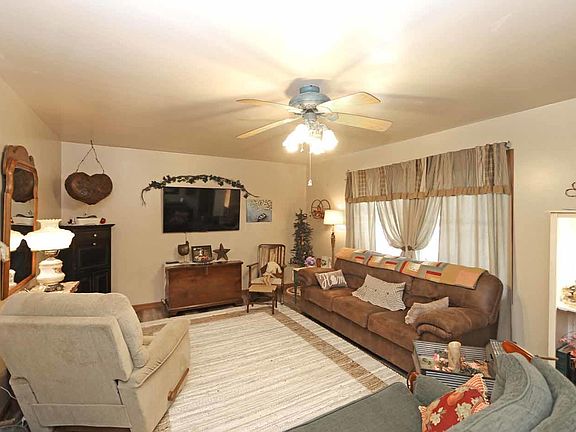 4th image of 3669 Apple Valley Dr
