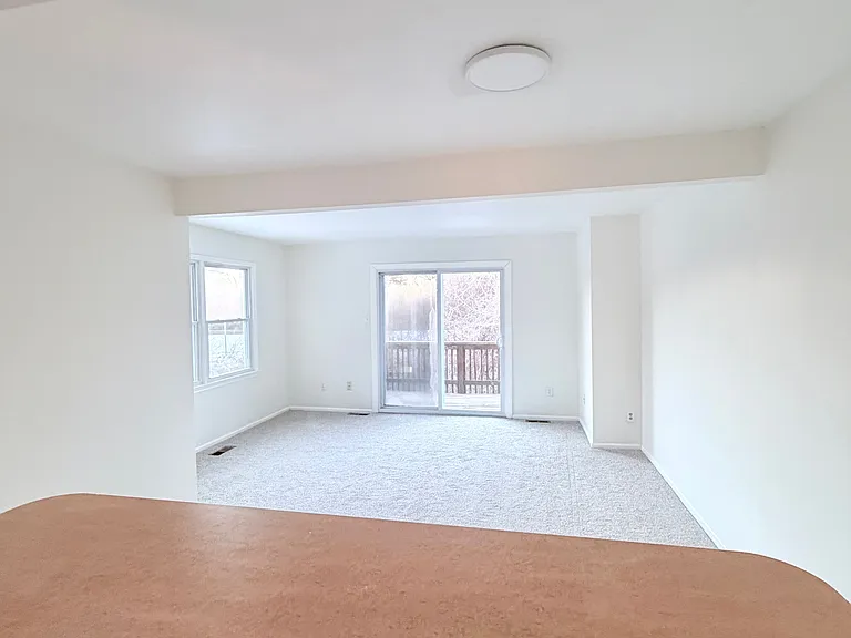 1511 Railroad Ave #100 — Photo 2