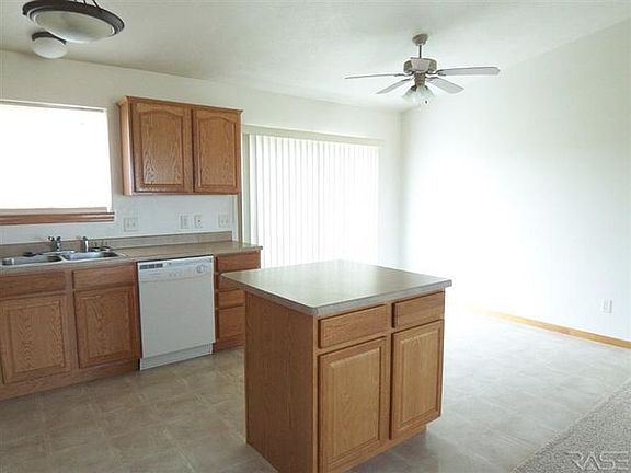 3rd image of 509 S Tessa Ave