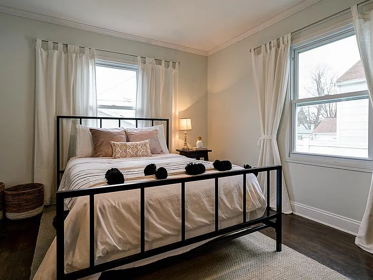 619 E Jeffrey Pl — Photo 19
