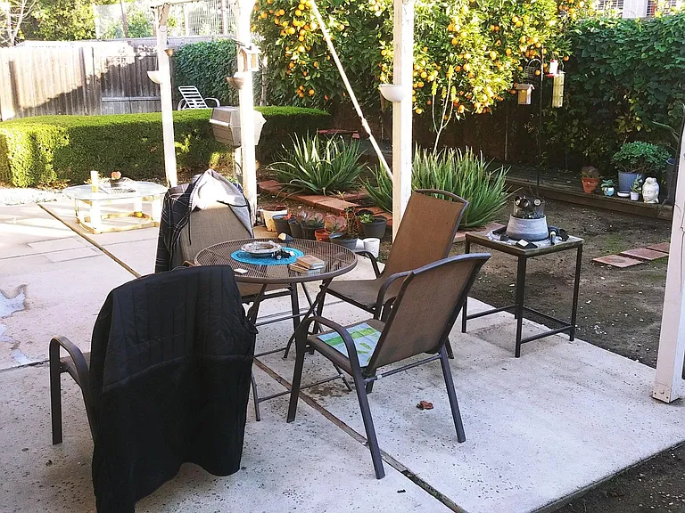 230 Las Riendas Dr — Photo 11