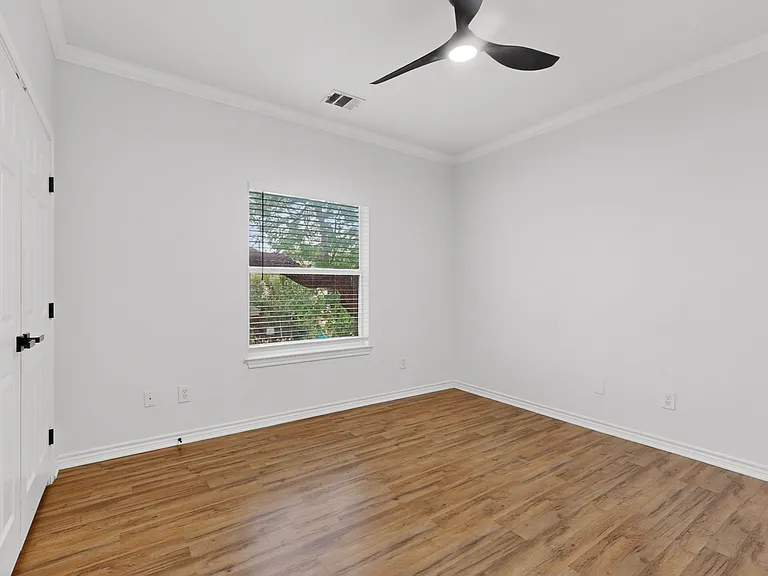 14902 Longbranch Dr — Photo 15