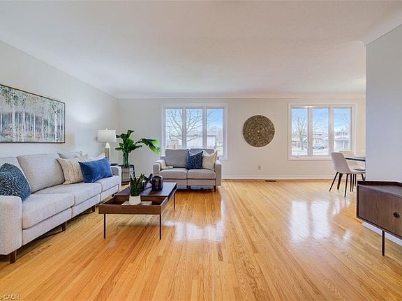 3rd image of 66 Tupper Cres