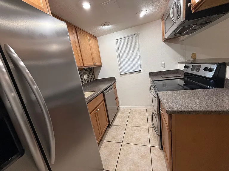 633 S Palmetto Ave #301 — Photo 10